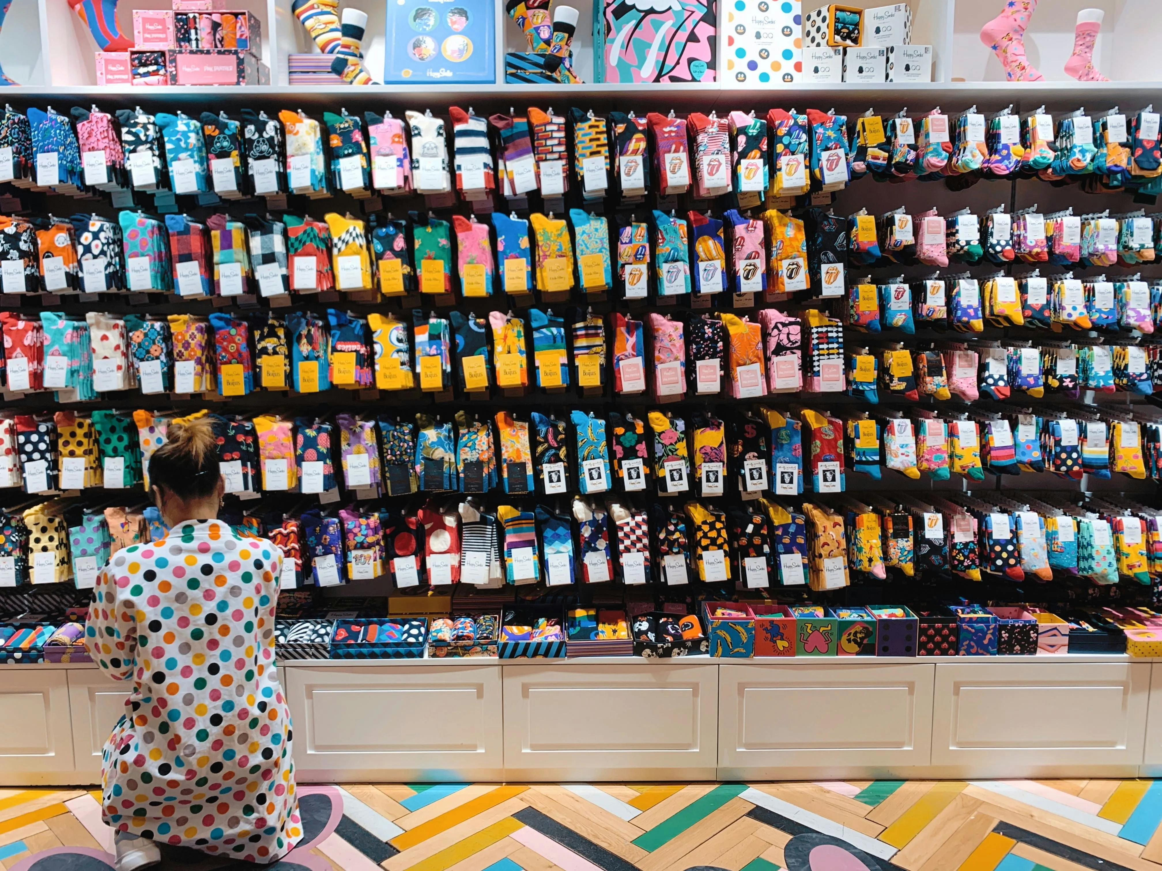 Custom Sock Packaging Explained: From Header Cards to Gift Boxes—Which One Is Right for You?